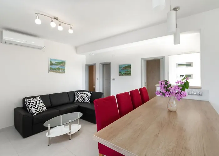 Modern With Pool * Blato (Korcula)