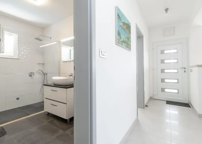 Modern With Pool Villa