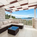 Modern With Pool Vila