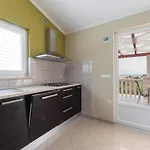 Βίλα Modern With Pool *