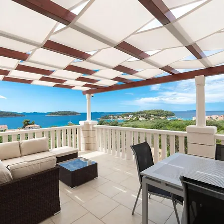 Vila Modern With Pool