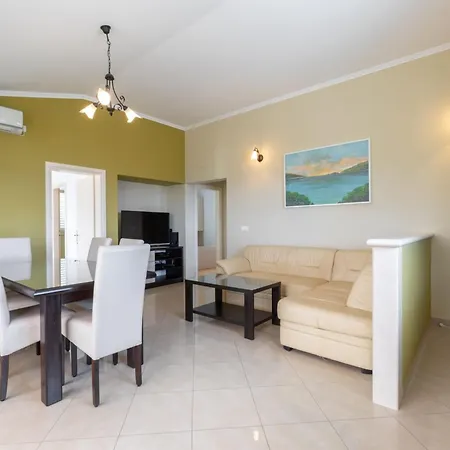 Modern With Pool Vila *