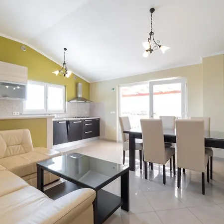 Modern With Pool Vila